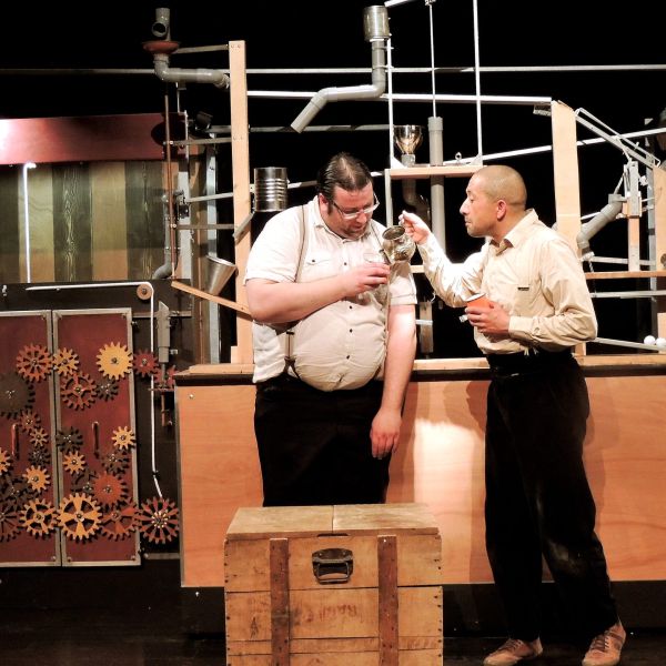 Comédiens de la troupe La mécanique de l'absurde